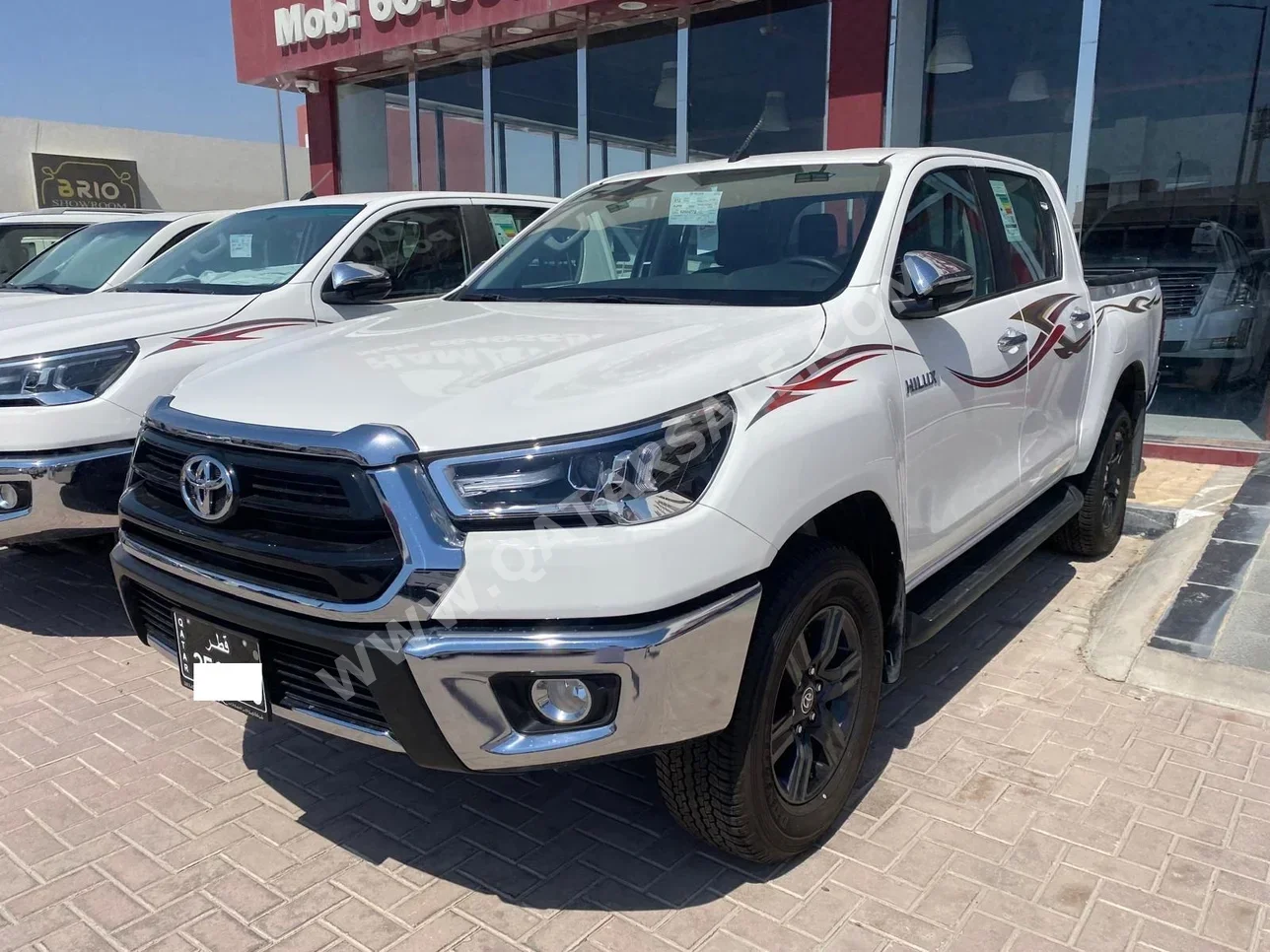 Toyota  Hilux  SR5  2025  Automatic  2,000 Km  4 Cylinder  Four Wheel Drive (4WD)  Pick Up  White  With Warranty