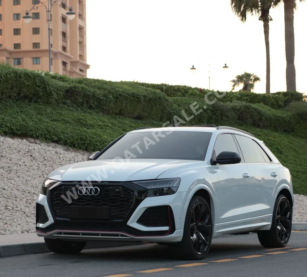Audi  RSQ8  2023  Automatic  25,800 Km  8 Cylinder  All Wheel Drive (AWD)  SUV  White  With Warranty