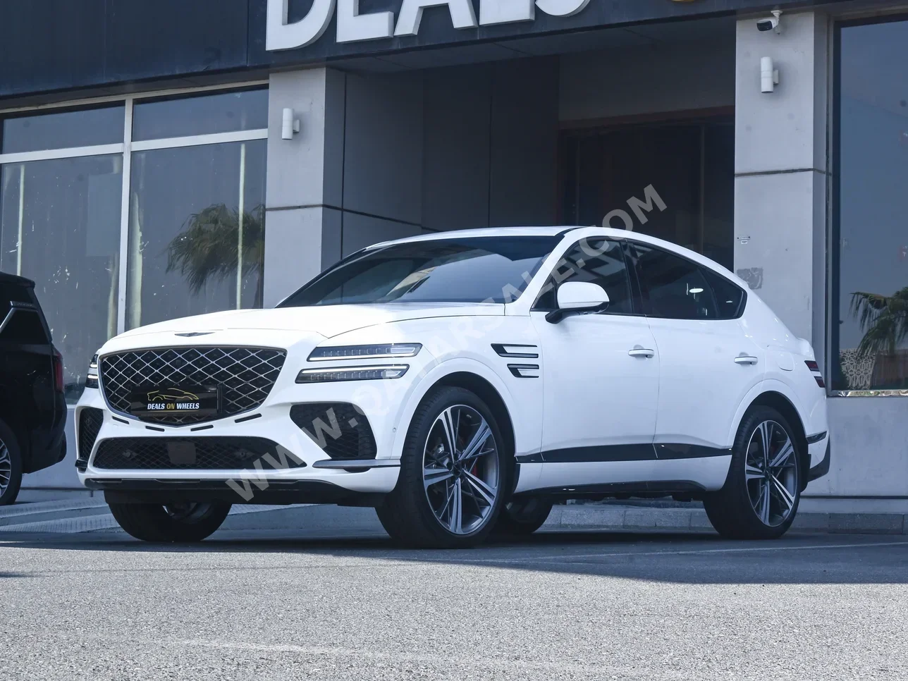 Genesis  GV 80  Coupe  2025  Automatic  2,000 Km  6 Cylinder  Four Wheel Drive (4WD)  SUV  White  With Warranty