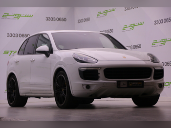Porsche  Cayenne  S  2015  Automatic  164,701 Km  6 Cylinder  Four Wheel Drive (4WD)  SUV  White  With Warranty