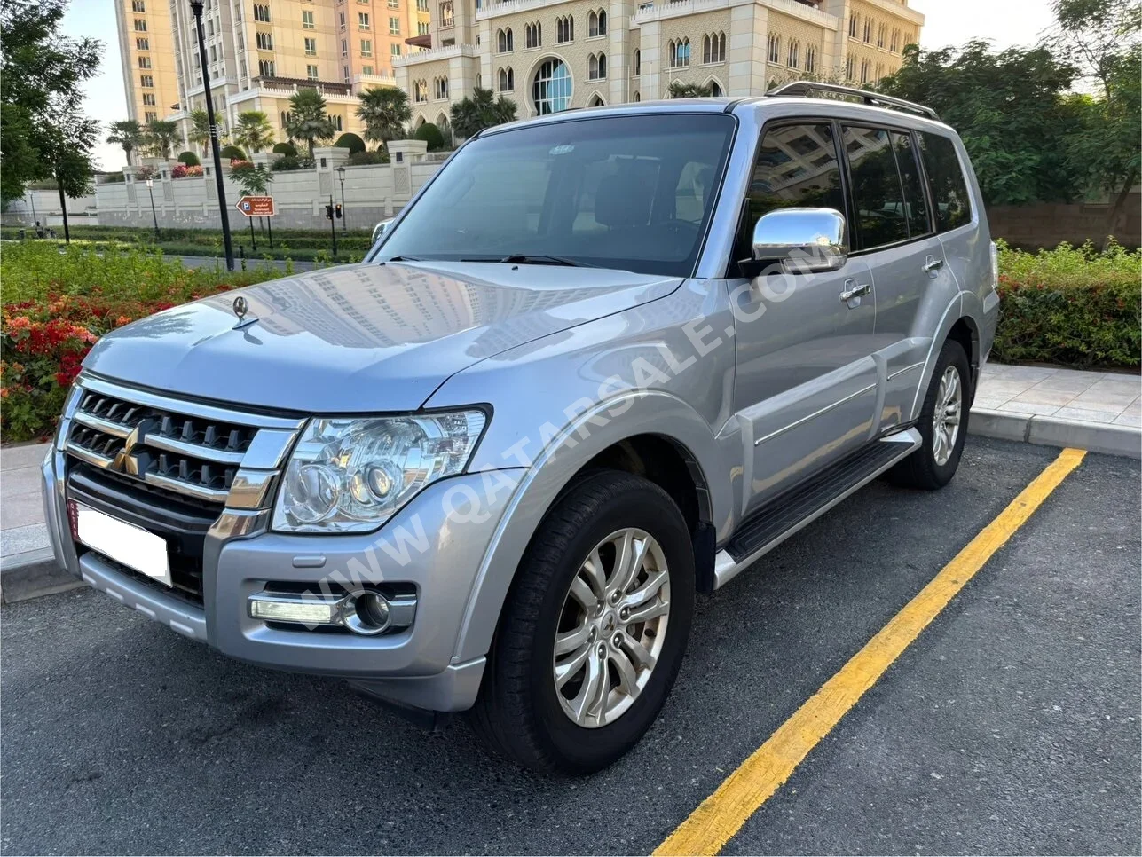 Mitsubishi  Pajero  3.8 Gold Edition  2016  Automatic  130,000 Km  6 Cylinder  Four Wheel Drive (4WD)  SUV  Silver
