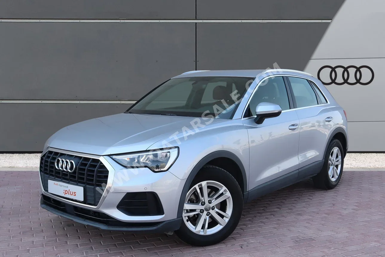 Audi  Q3  2.0 T  2022  Automatic  28,000 Km  4 Cylinder  All Wheel Drive (AWD)  SUV  Silver  With Warranty