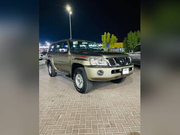 نيسان  باترول  سفاري  2024  عادي  0 كم  6 سلندر  دفع رباعي  اس يو في  ذهبي  تحت الضمان