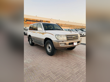 تويوتا  لاند كروزر  في اكس ار  2006  اوتوماتيك  416,000 كم  8 سلندر  دفع رباعي  اس يو في  أبيض
