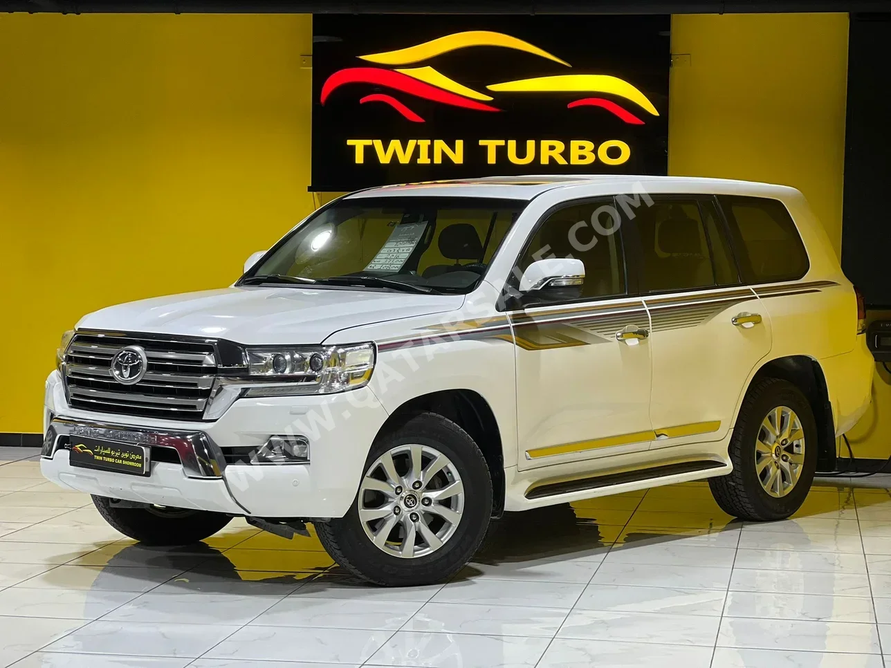 Toyota  Land Cruiser  GXR  2016  Automatic  373,000 Km  8 Cylinder  Four Wheel Drive (4WD)  SUV  White