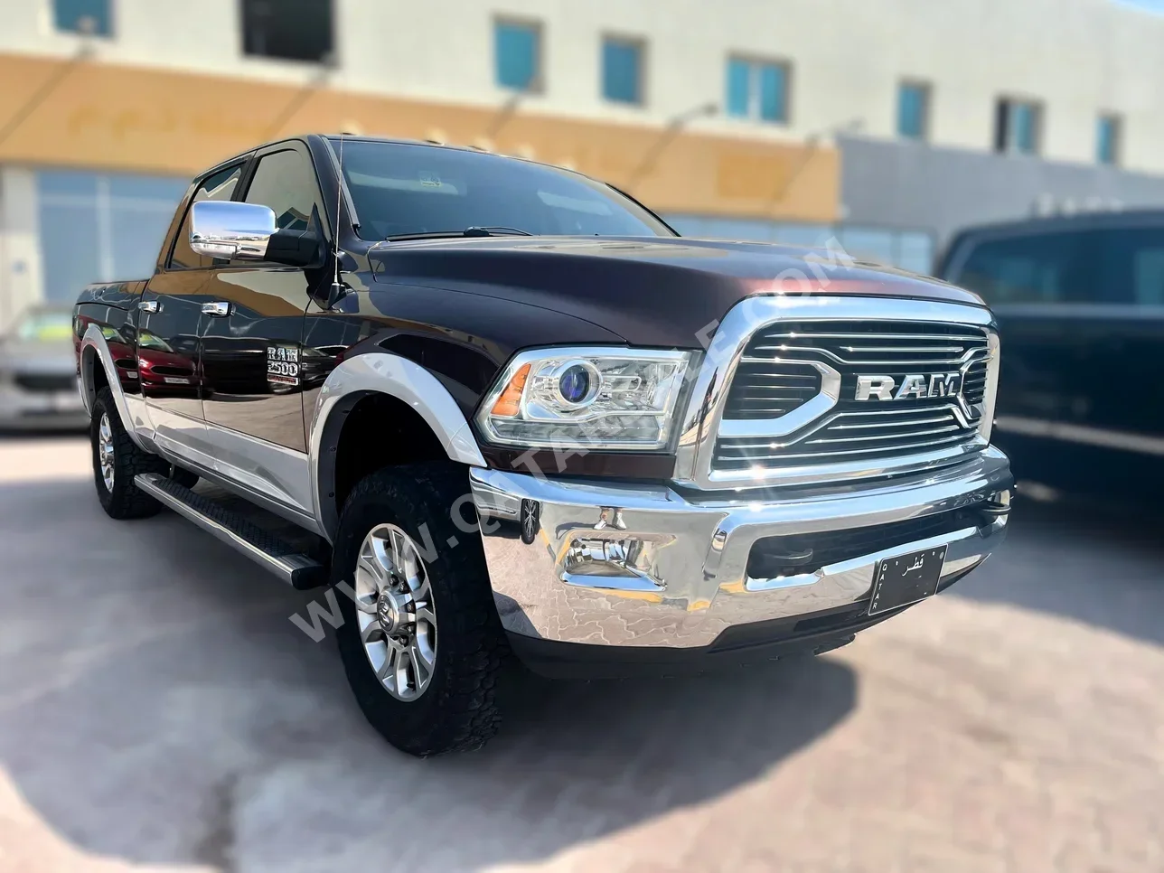 Dodge  Ram  2500  2015  Automatic  80,000 Km  8 Cylinder  Four Wheel Drive (4WD)  Pick Up  Brown and White