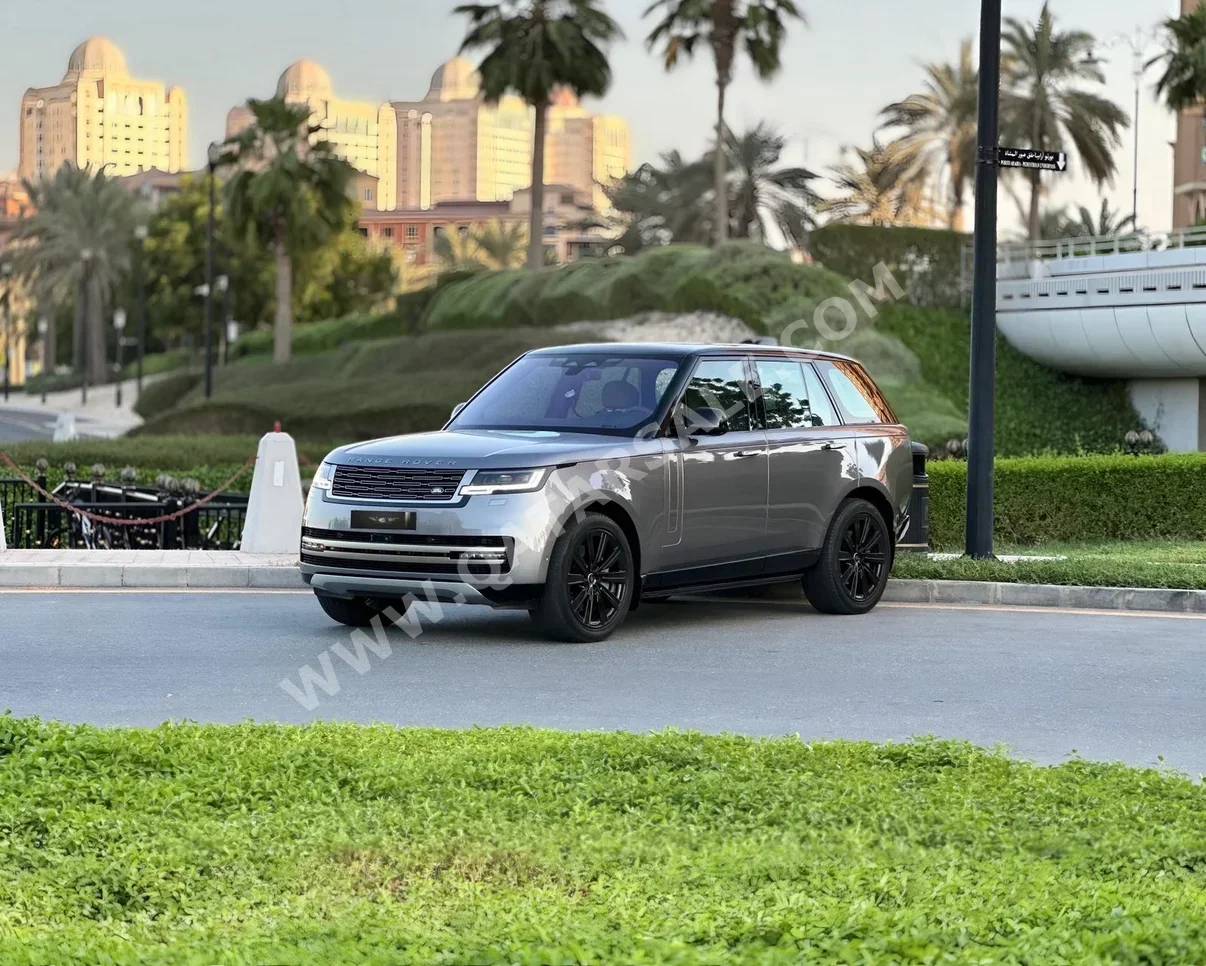 Land Rover  Range Rover  Vogue HSE  2023  Automatic  37,000 Km  8 Cylinder  Four Wheel Drive (4WD)  SUV  Silver  With Warranty