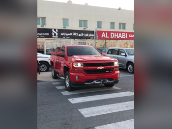 Chevrolet  Silverado  LT  2018  Automatic  90,000 Km  8 Cylinder  Four Wheel Drive (4WD)  Pick Up  Red