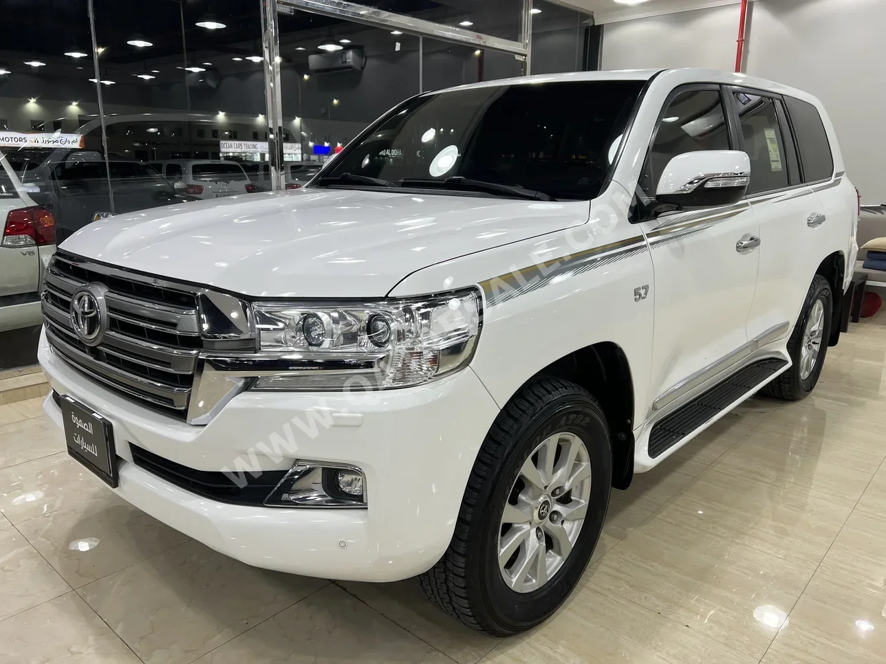 Toyota  Land Cruiser  VXR  2016  Automatic  355,000 Km  8 Cylinder  Four Wheel Drive (4WD)  SUV  White