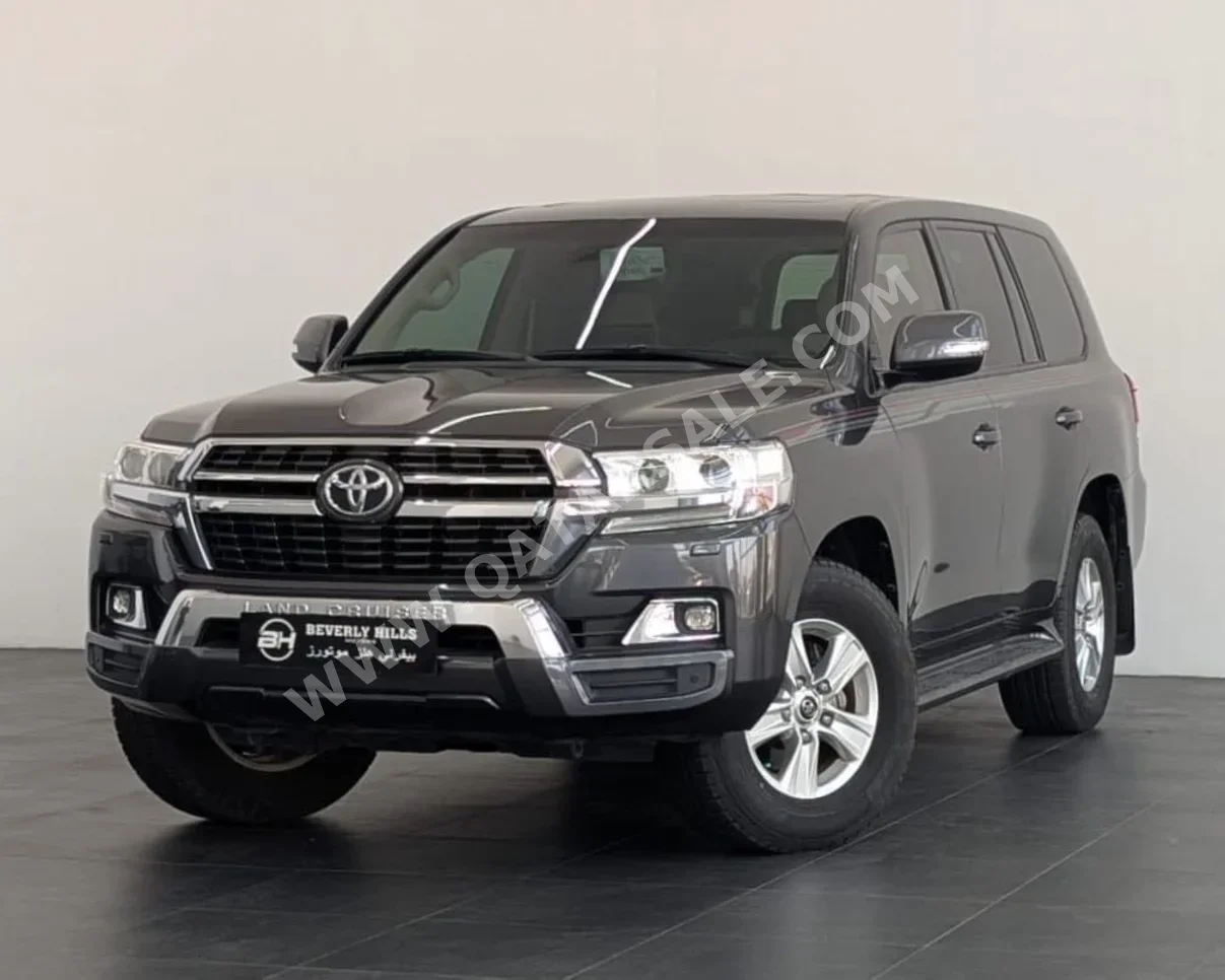 Toyota  Land Cruiser  GXR  2021  Automatic  125,400 Km  6 Cylinder  Four Wheel Drive (4WD)  SUV  Gray