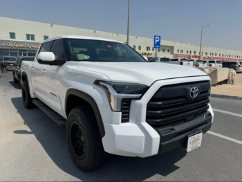 Toyota  Tundra  TRD  2022  Automatic  116,000 Km  8 Cylinder  Four Wheel Drive (4WD)  Pick Up  White