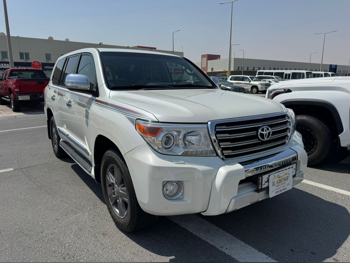Toyota  Land Cruiser  GXR  2015  Automatic  181,000 Km  8 Cylinder  Four Wheel Drive (4WD)  SUV  White