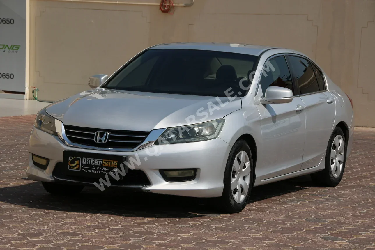 Honda  Accord  2013  Automatic  221,000 Km  4 Cylinder  Rear Wheel Drive (RWD)  Sedan  Silver