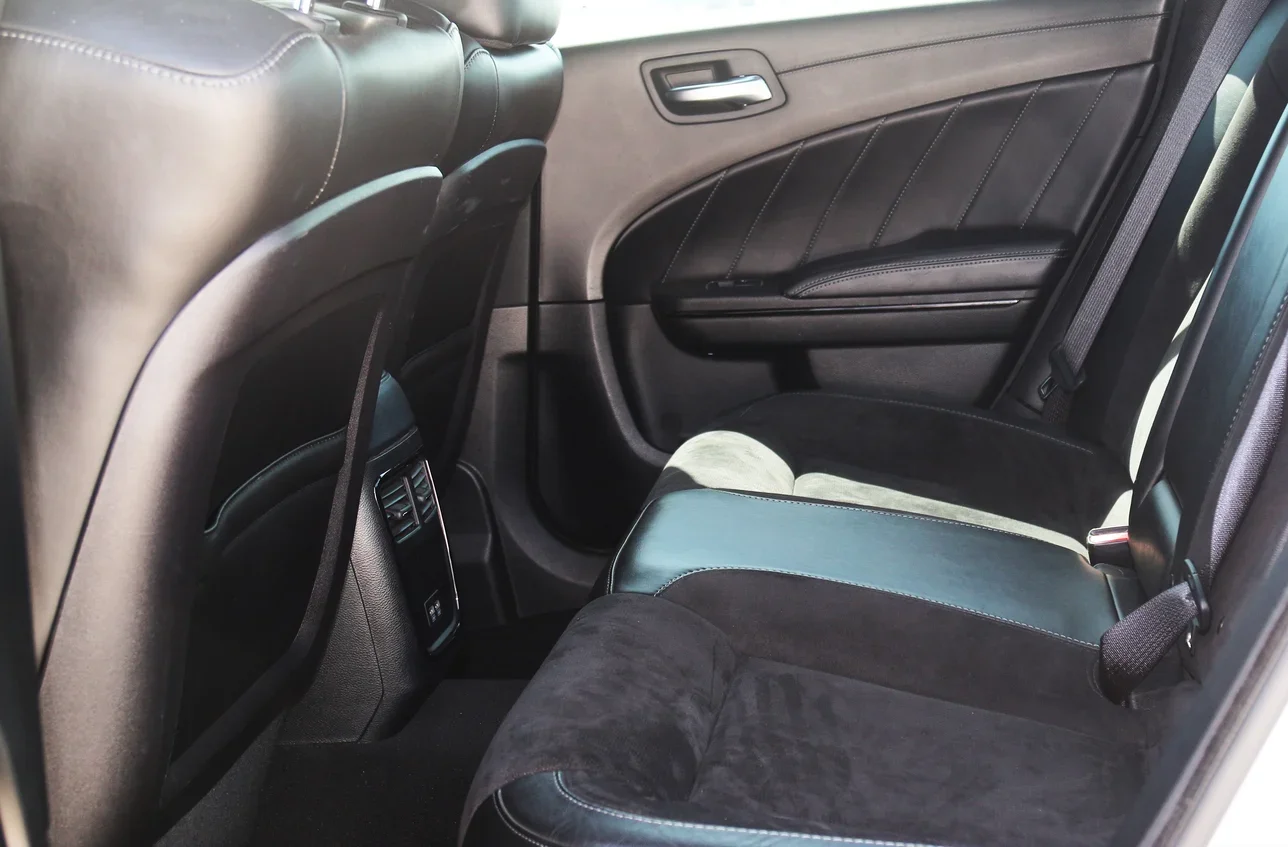 دودج  تشارجر  6 سلندر  سبورت  أبيض  2023