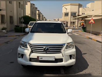 لكزس  ال اكس  570 اس  2014  اوتوماتيك  219,000 كم  8 سلندر  دفع رباعي  اس يو في  أبيض