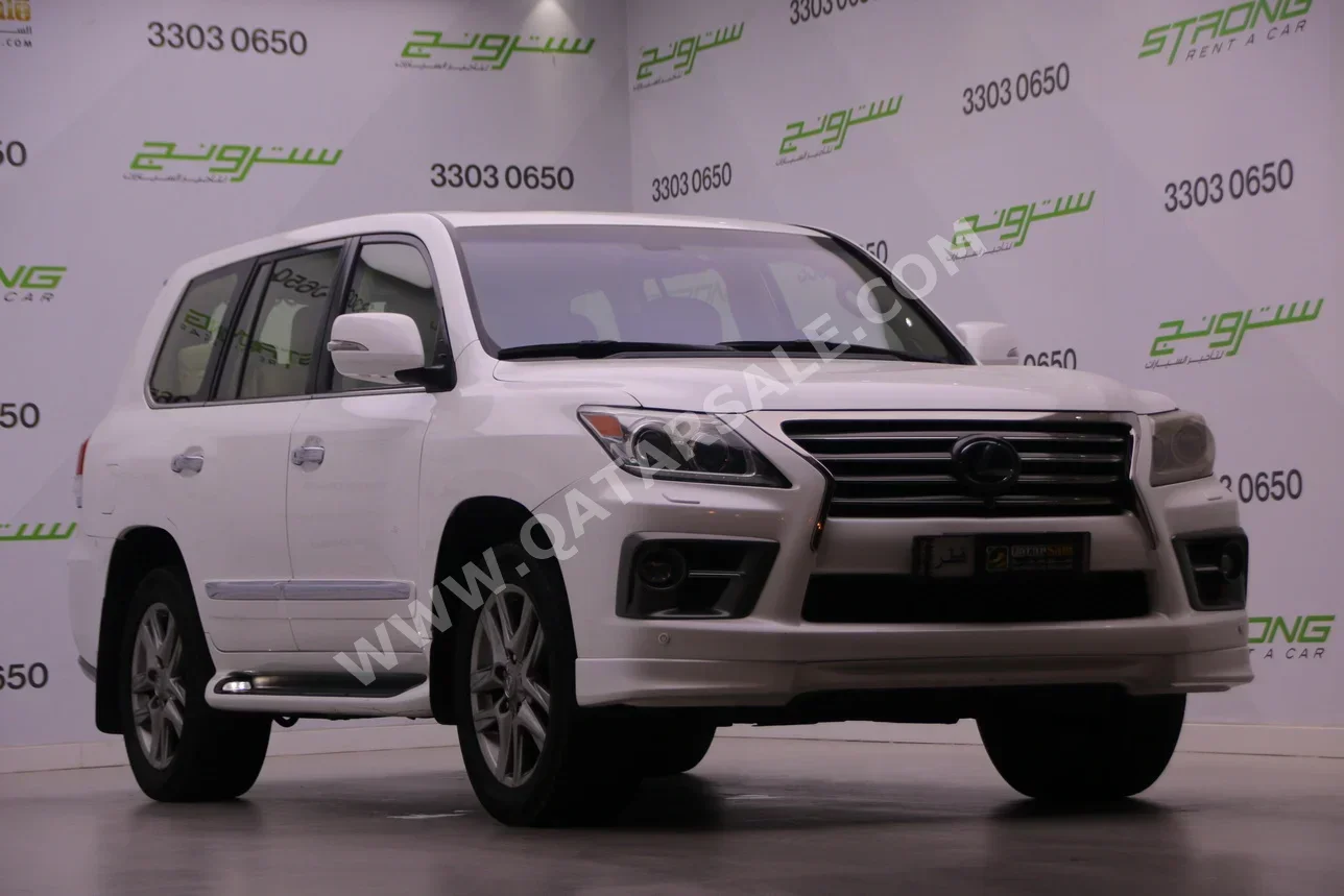 Lexus  LX  570  2014  Automatic  456,000 Km  8 Cylinder  Four Wheel Drive (4WD)  SUV  Pearl