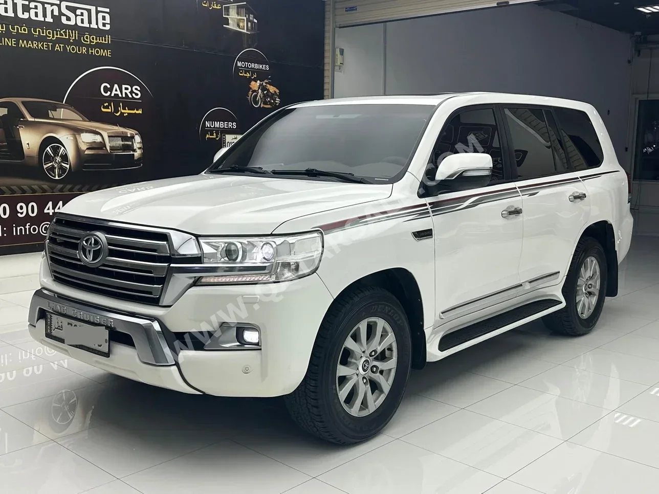 Toyota  Land Cruiser  GXR  2016  Automatic  190,000 Km  8 Cylinder  Four Wheel Drive (4WD)  SUV  White