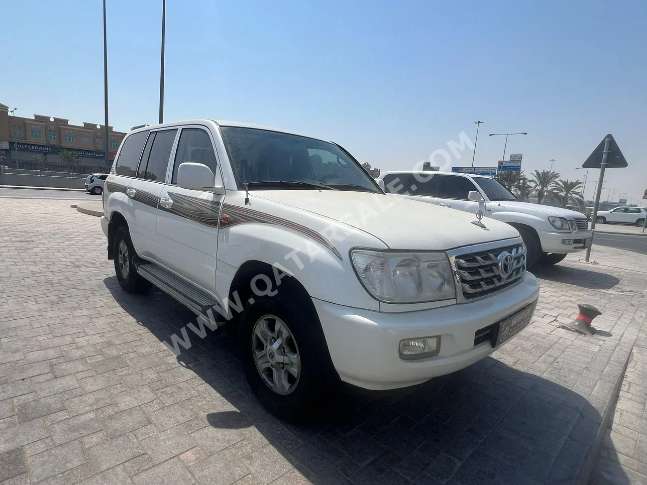 تويوتا  لاند كروزر  جي اكس ار  2007  اوتوماتيك  250,000 كم  6 سلندر  دفع رباعي  اس يو في  أبيض