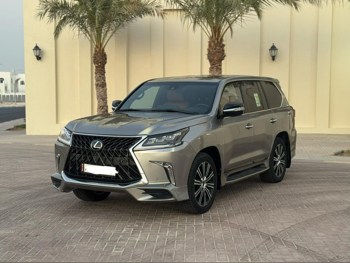 Lexus  LX  570 S  2016  Automatic  196,000 Km  8 Cylinder  Four Wheel Drive (4WD)  SUV  Gold