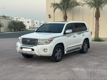 Toyota  Land Cruiser  GXR  2015  Automatic  340,000 Km  8 Cylinder  Four Wheel Drive (4WD)  SUV  White