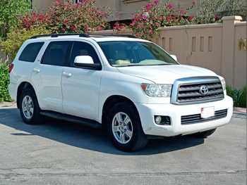 Toyota  Sequoia  SR5  2013  Automatic  320,000 Km  8 Cylinder  Four Wheel Drive (4WD)  SUV  White