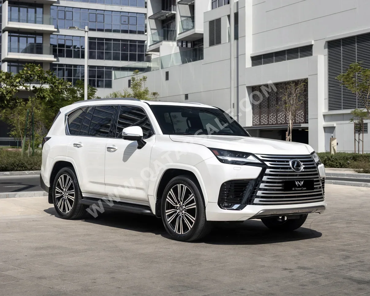 لكزس  ال اكس  600 لكجري  2024  اوتوماتيك  32,000 كم  6 سلندر  دفع رباعي  اس يو في  أبيض  تحت الضمان