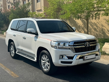 Toyota  Land Cruiser  GXR  2021  Automatic  163,000 Km  8 Cylinder  Four Wheel Drive (4WD)  SUV  White