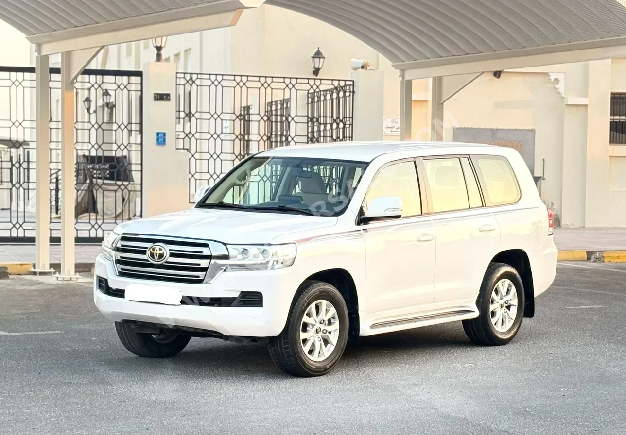 Toyota  Land Cruiser  GXR  2020  Automatic  142,000 Km  6 Cylinder  Four Wheel Drive (4WD)  SUV  White