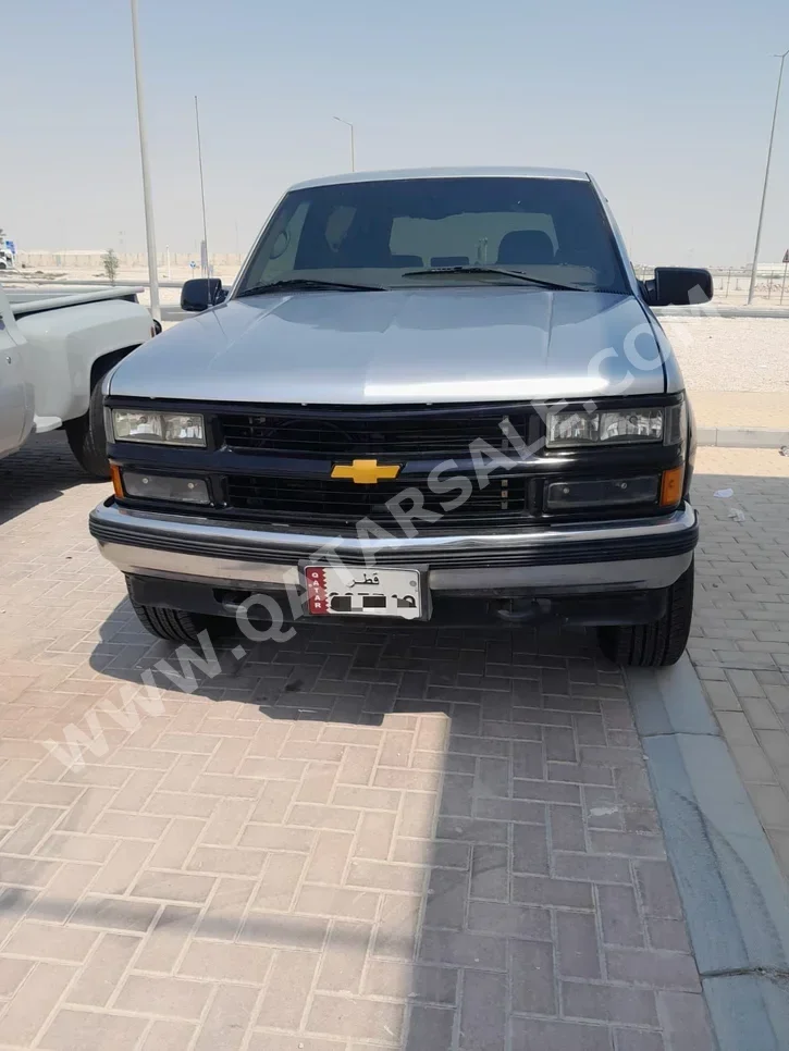 Chevrolet  Tahoe  1997  Automatic  399,000 Km  8 Cylinder  Four Wheel Drive (4WD)  SUV  Silver