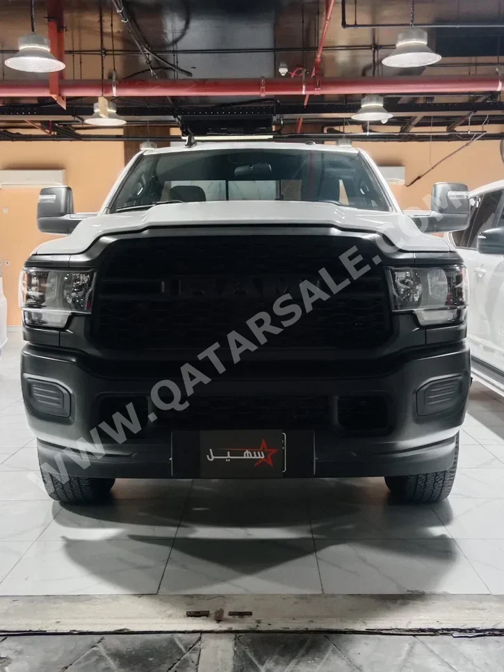 Dodge  Ram  2500  2023  Automatic  44,000 Km  8 Cylinder  Four Wheel Drive (4WD)  Pick Up  White  With Warranty