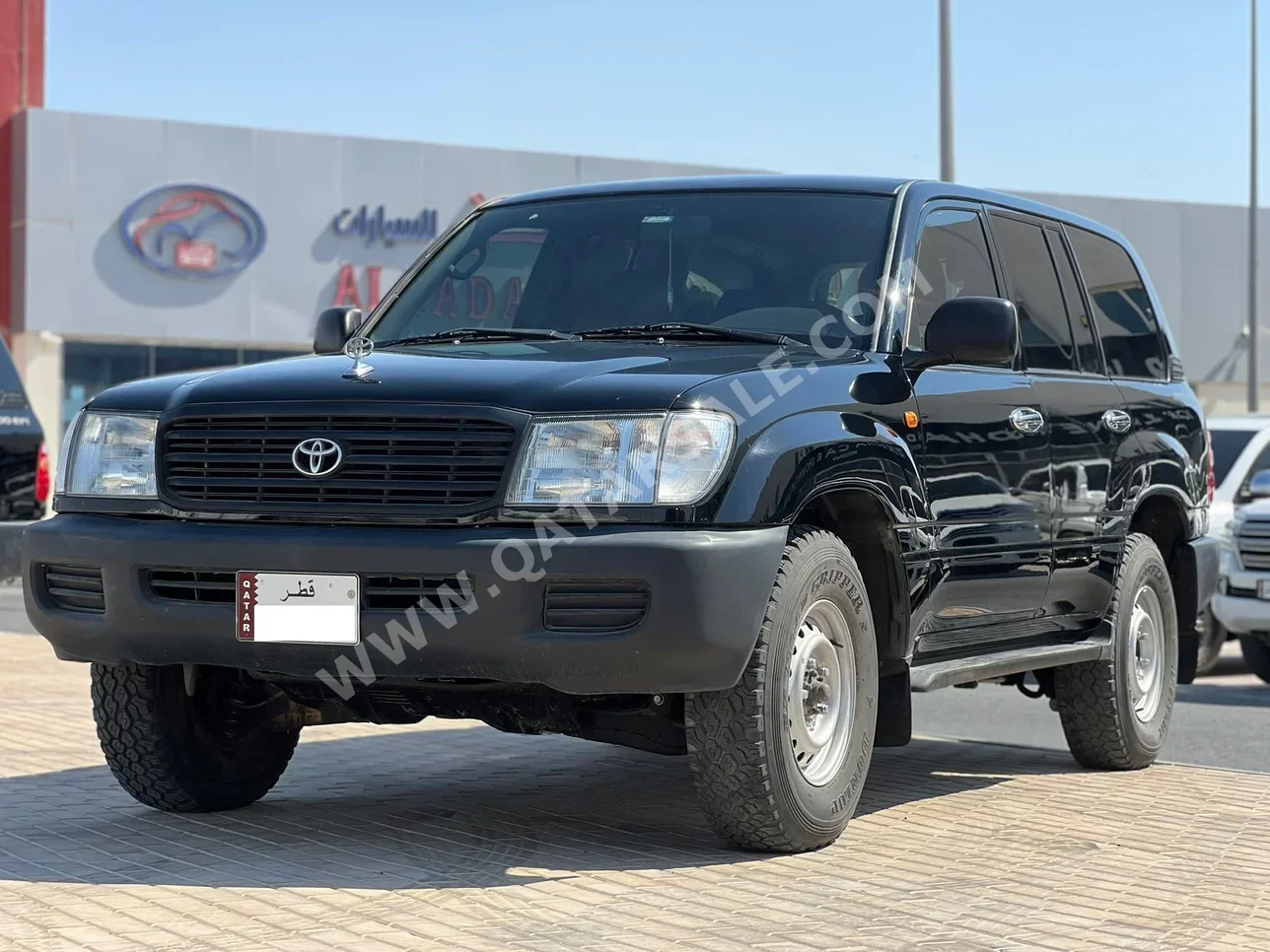 تويوتا  لاند كروزر  جي  1998  عادي  174,000 كم  6 سلندر  دفع رباعي  اس يو في  أسود