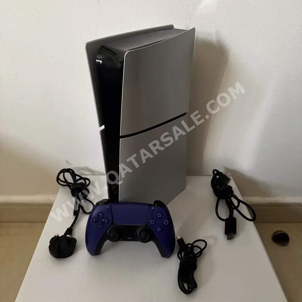 Video Games Consoles - Sony  - PlayStation 5 Digital  - 1 TB  -Included Controllers: 1