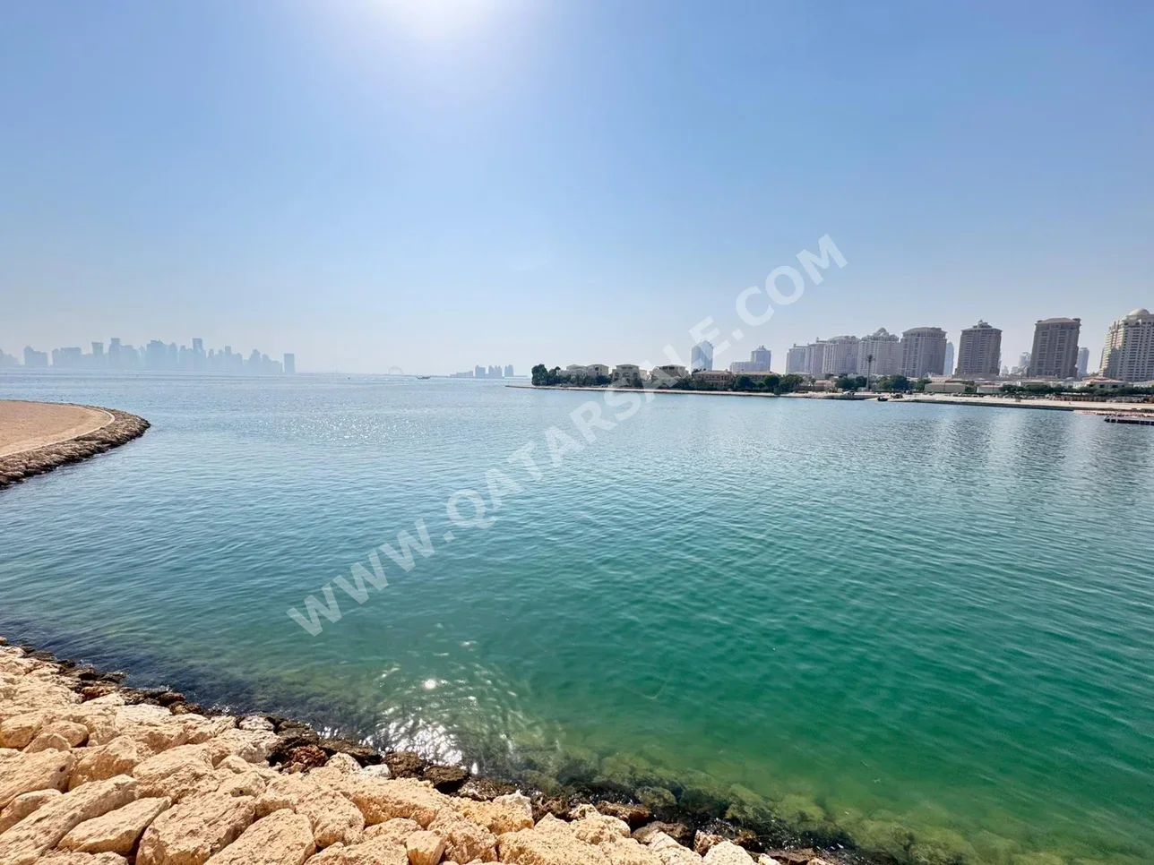 Townhouse  - Fully Furnished  - Doha  - The Pearl  - 2 Bedrooms