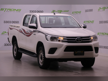 Toyota  Hilux  2020  Automatic  12,000 Km  4 Cylinder  Four Wheel Drive (4WD)  Pick Up  White