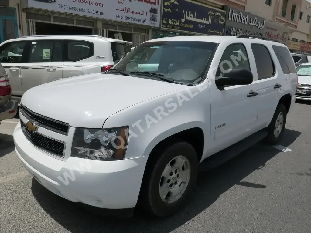 شفروليه  تاهو  2012  اوتوماتيك  195,000 كم  8 سلندر  دفع خلفي  اس يو في  أبيض