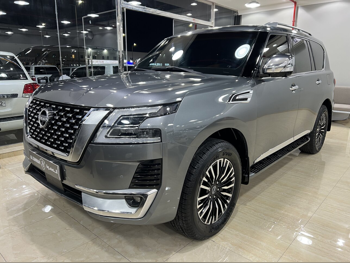 Nissan  Patrol  Platinum  2014  Automatic  271,000 Km  8 Cylinder  Four Wheel Drive (4WD)  SUV  Gray
