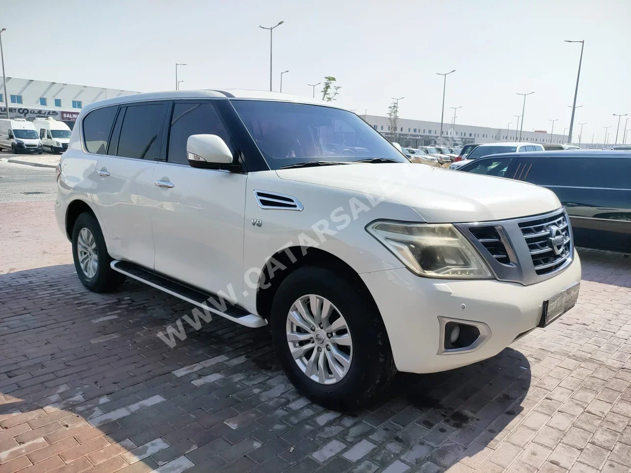 نيسان  باترول  اس اي  2015  اوتوماتيك  193,000 كم  8 سلندر  دفع رباعي  اس يو في  أبيض