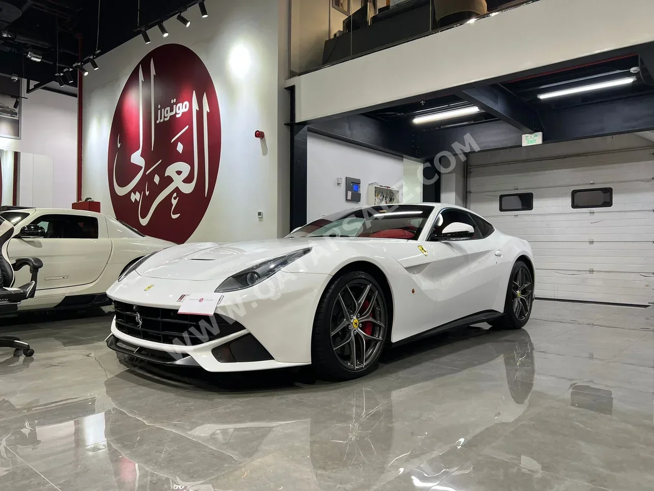 فيراري  اف 12  2016  اوتوماتيك  36,000 كم  12 سلندر  دفع كلي مستمر  كوبيه \ سبورت  أبيض