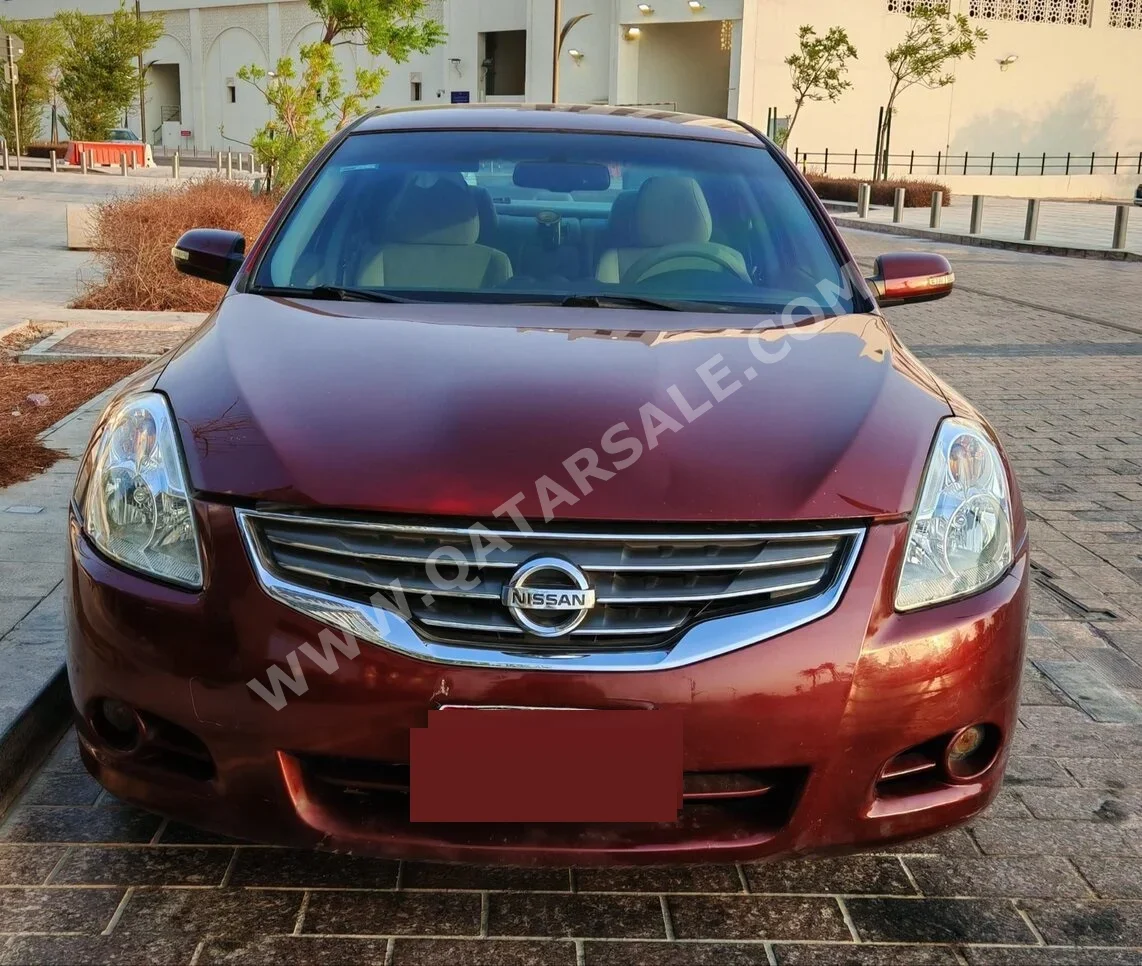 Nissan  Altima  2.5 S  2012  Automatic  240,000 Km  4 Cylinder  Sedan  Maroon