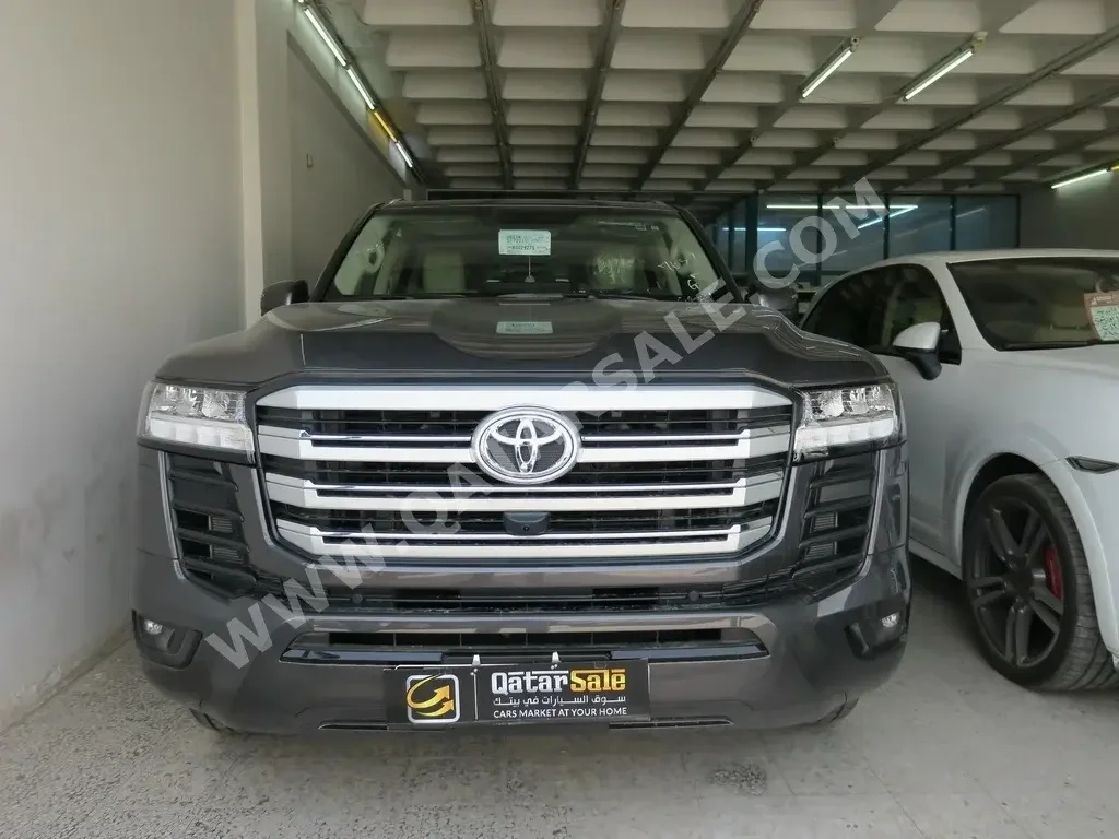 Toyota  Land Cruiser  GXR Twin Turbo  2022  Automatic  0 Km  6 Cylinder  Four Wheel Drive (4WD)  SUV  Gray  With Warranty