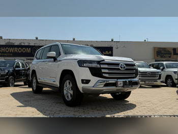 Toyota  Land Cruiser  GXR Twin Turbo  2025  Automatic  0 Km  6 Cylinder  Four Wheel Drive (4WD)  SUV  White  With Warranty