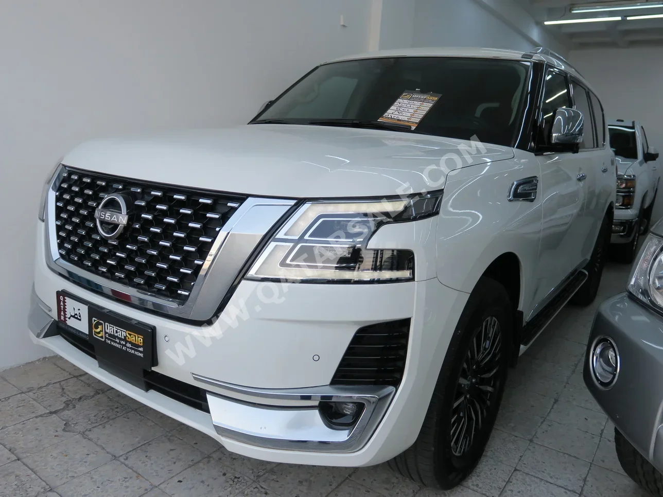 Nissan  Patrol  Platinum  2022  Automatic  92,000 Km  6 Cylinder  Four Wheel Drive (4WD)  SUV  White