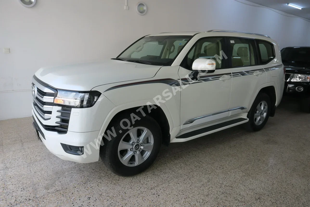 Toyota  Land Cruiser  GXR Twin Turbo  2023  Automatic  61,000 Km  6 Cylinder  Four Wheel Drive (4WD)  SUV  Pearl  With Warranty