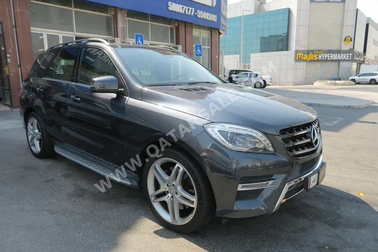 Mercedes-Benz  ML  350  2013  Automatic  70,000 Km  6 Cylinder  Four Wheel Drive (4WD)  SUV  Gray