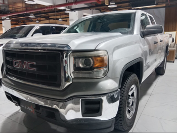 GMC  Sierra  1500  2015  Automatic  99,000 Km  8 Cylinder  Four Wheel Drive (4WD)  Pick Up  Silver