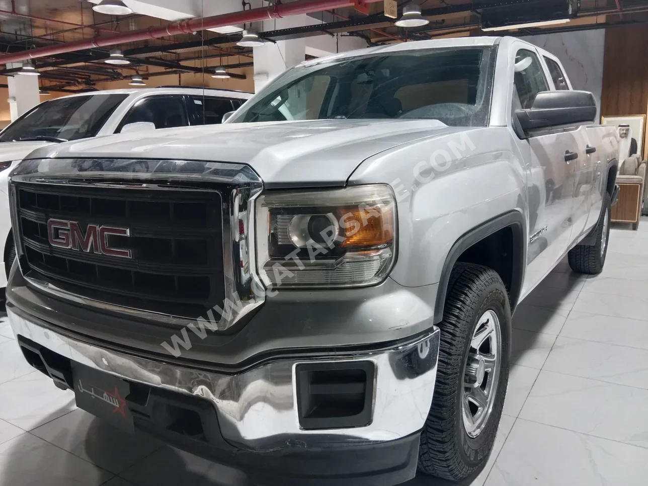 GMC  Sierra  1500  2015  Automatic  99,000 Km  8 Cylinder  Four Wheel Drive (4WD)  Pick Up  Silver