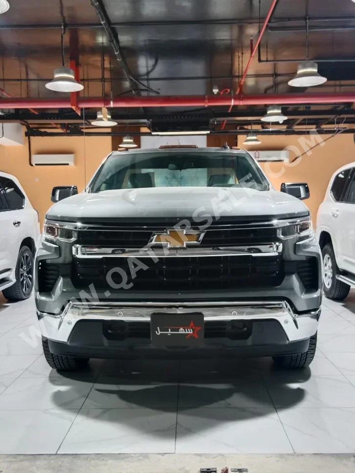 Chevrolet  Silverado  LT  2024  Automatic  12,000 Km  8 Cylinder  Four Wheel Drive (4WD)  Pick Up  Gray  With Warranty