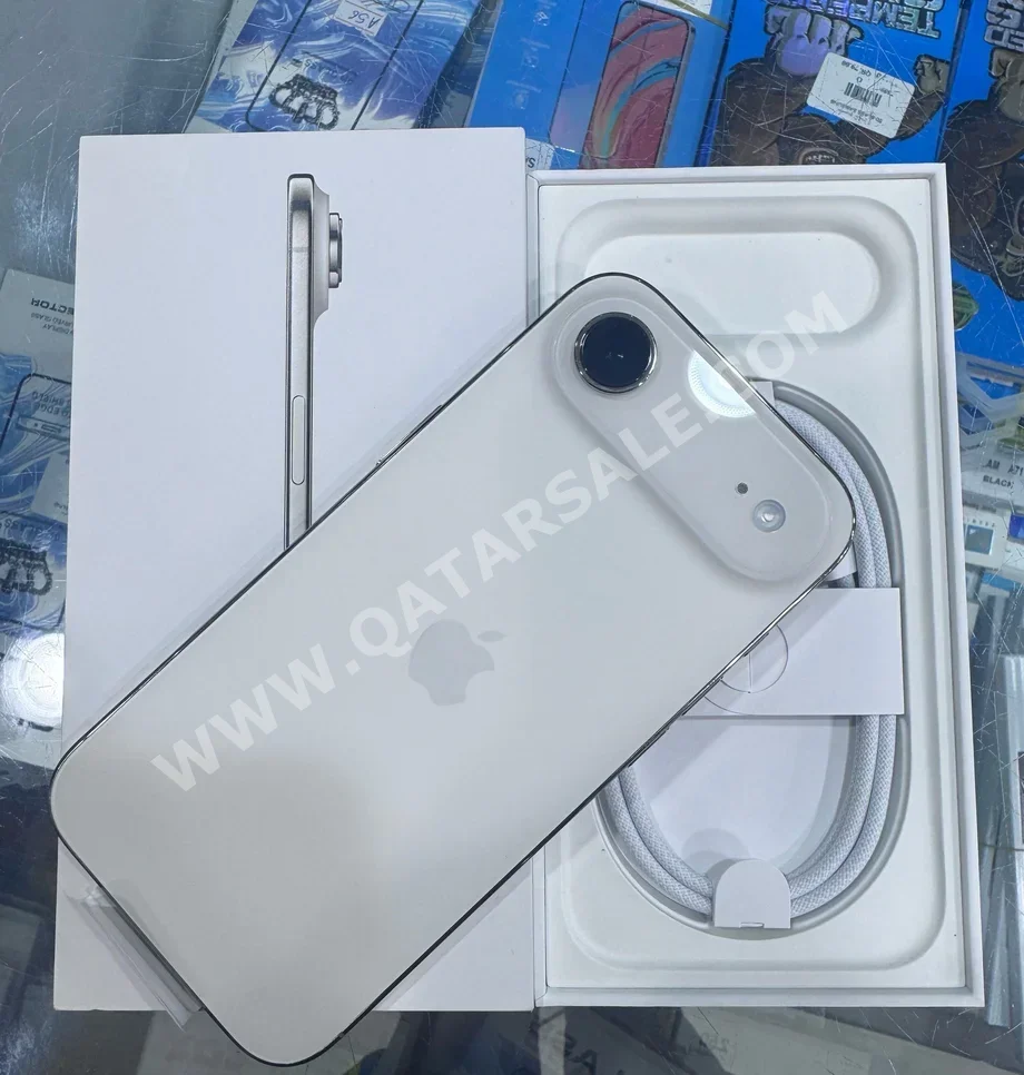 Mobile Phones Apple  - Iphone 17  - Gold  - 256 GB  - Under Warranty