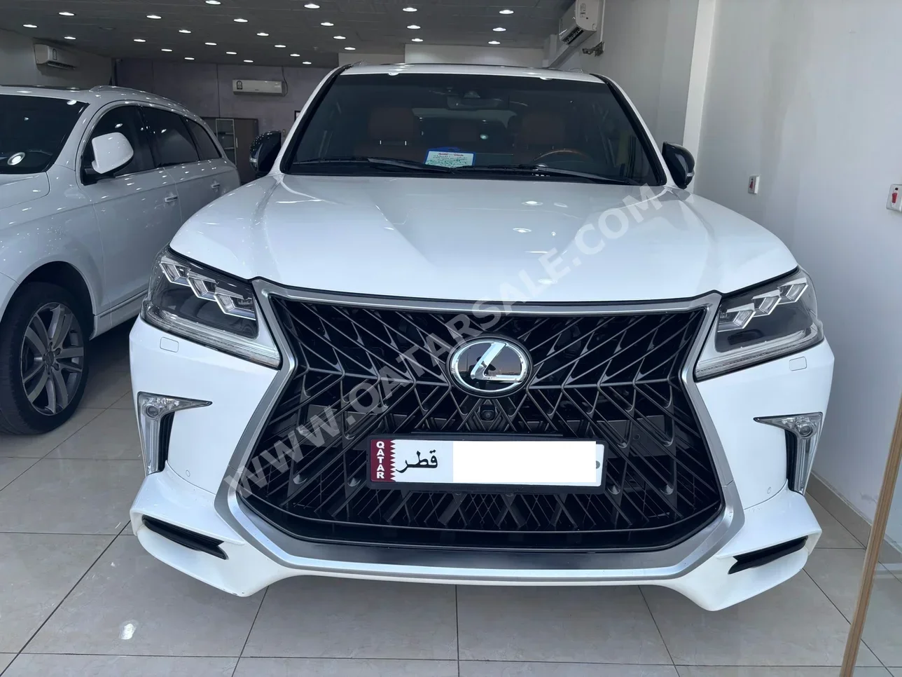Lexus  LX  570 S  2016  Automatic  196,000 Km  8 Cylinder  Four Wheel Drive (4WD)  SUV  White