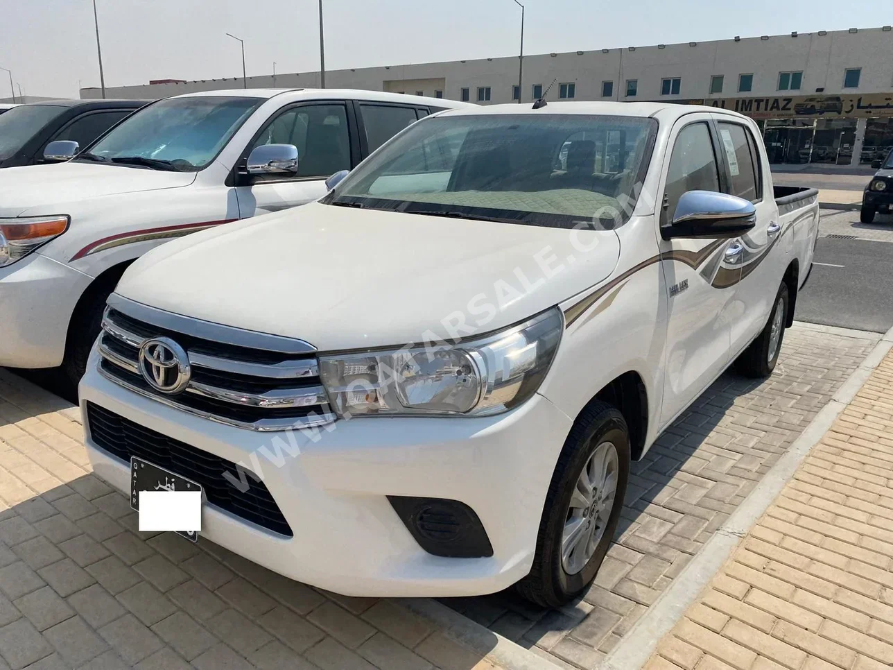 Toyota  Hilux  2019  Manual  175,000 Km  4 Cylinder  Front Wheel Drive (FWD)  Pick Up  White